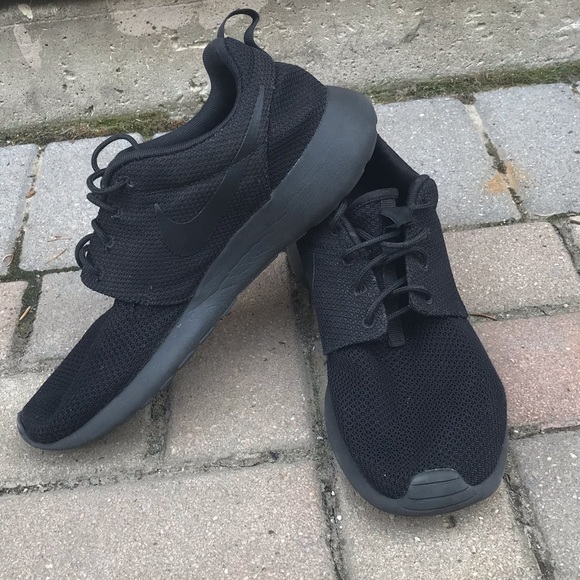 Nike Other - Nike shoes black